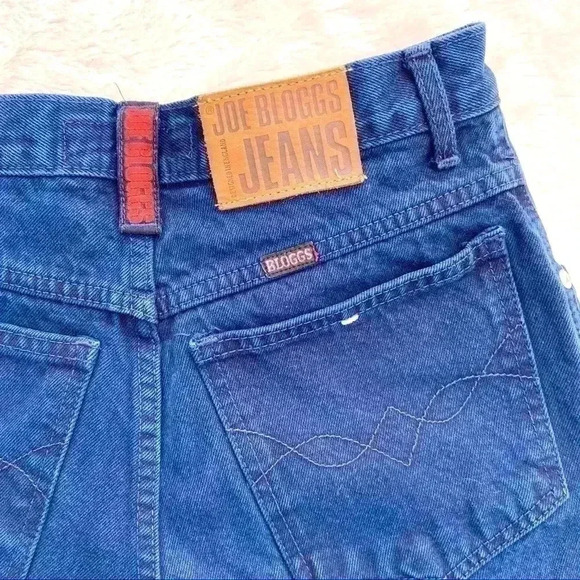 Vintage Joe Bloggs High Waisted 100% Cotton Dark Wash “mom” Jean Short (31R) - Picture 7 of 11